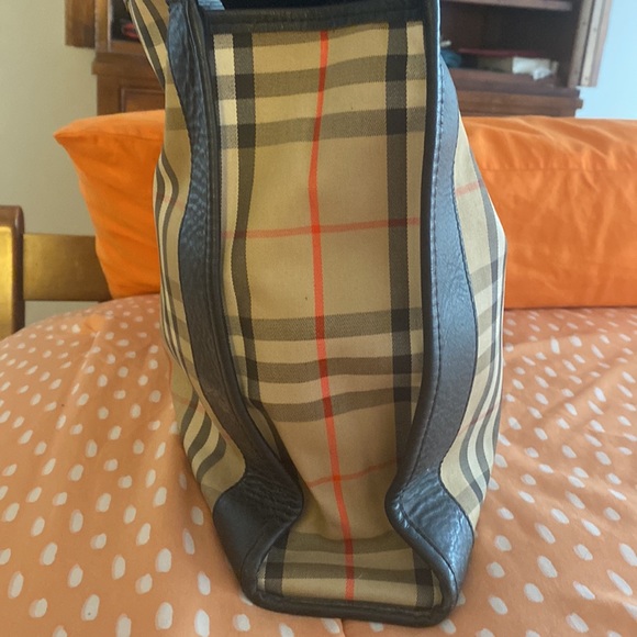 VINTAGE AUTHENTIC BURBERRY TOP HANDLE BAG - Picture 11 of 16